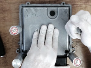 COMO ABRIR UNIDADES DE CONTROL MOTOR