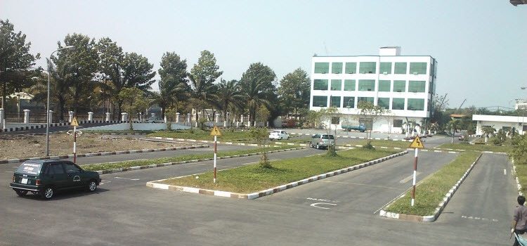 Học Bằng Lái Xe Ô Tô Quận Bình Tân B1 B2 C – THI SỚM 2025